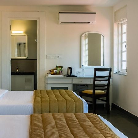 O Pierre - Fontainhas Hotell Panaji Exteriör bild