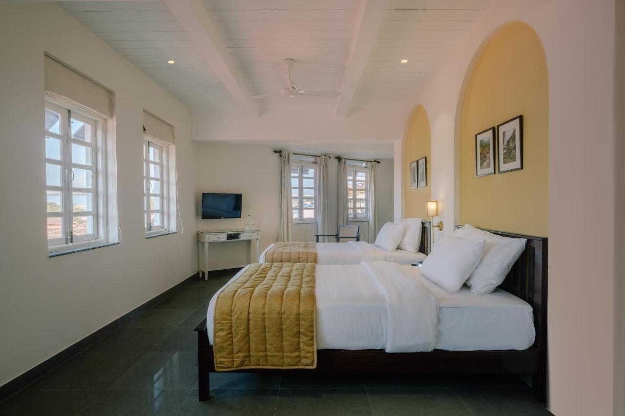 O Pierre - Fontainhas Hotell Panaji Exteriör bild