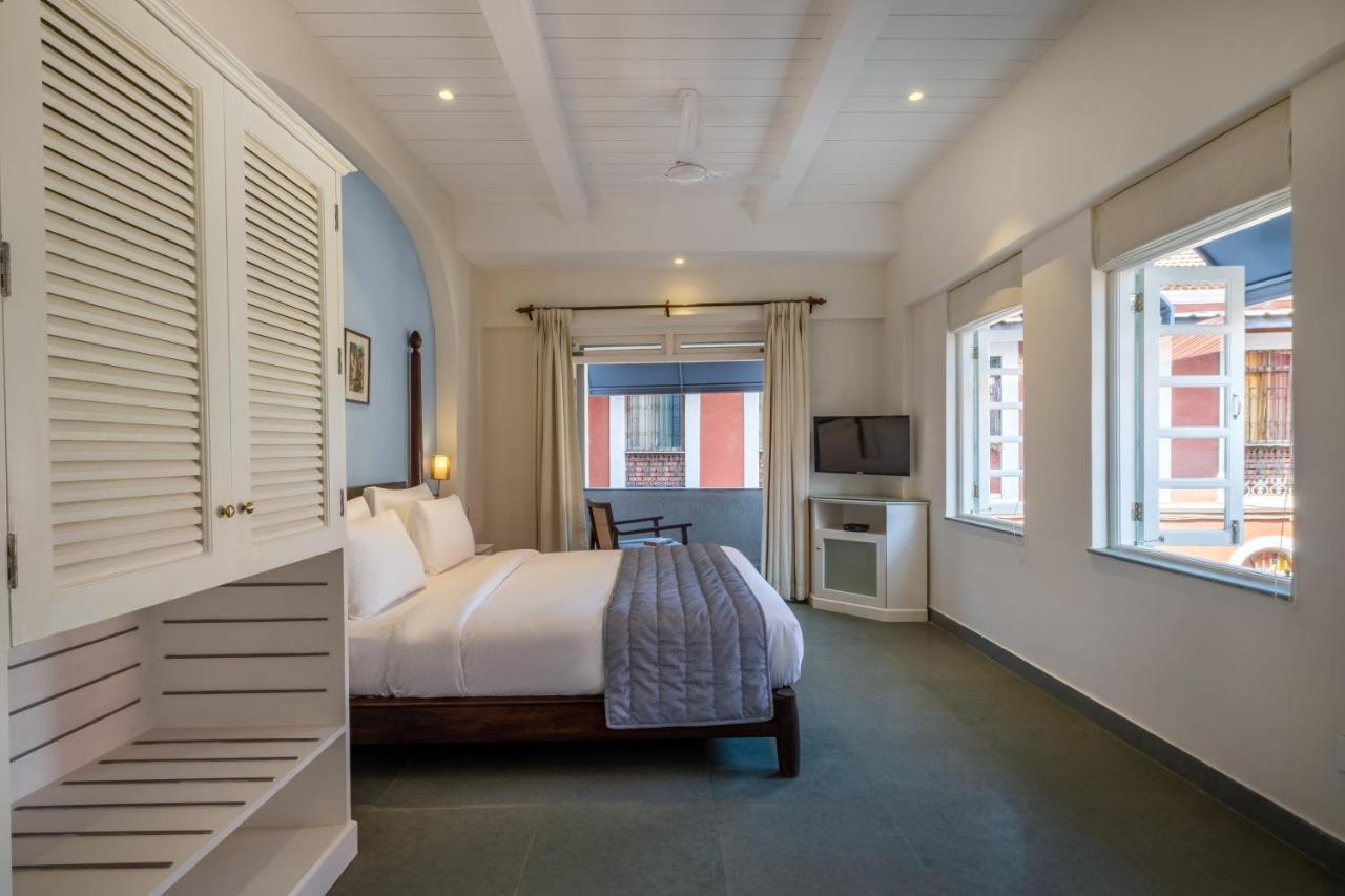 O Pierre - Fontainhas Hotell Panaji Exteriör bild